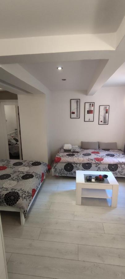 Studio Apartman Kocka Белград Екстер'єр фото