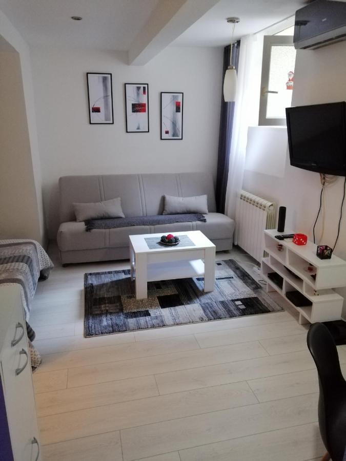 Studio Apartman Kocka Белград Екстер'єр фото